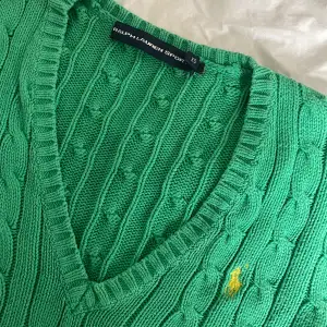 Fin grön tröja från Ralph Lauren   Bra passform 👌