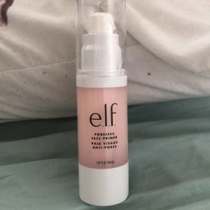 Elf poreless primer - Denna primer från elf har jag endast använd två gånger men jag köpte min vanliga primer som var slutsålt vilket gör att jag inte behöver den här mer. 