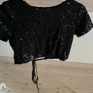 Topp🖤 - Kommer it till användning, köpare står för frakt, pris går att diskutera🖤🖤