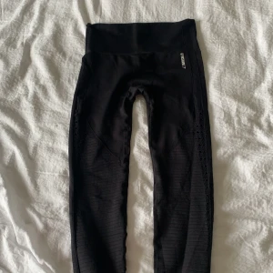 Gymshark tränings thights  - Använda ungefär två gånger.  Bra skick.  Sitter bra på. 