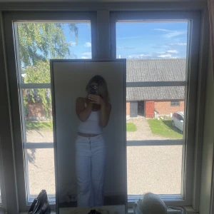 Jeans - Vita jeans från HM! Inte används på ett bra tag