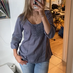 Grå blus - SUPER SÖT grå blus antingen nu i sommar eller i höst?! 