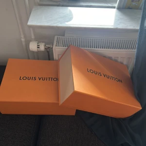 Lv lådor - Har två lv lådor som är lika stora som skolådor/ äkta från Ungern 