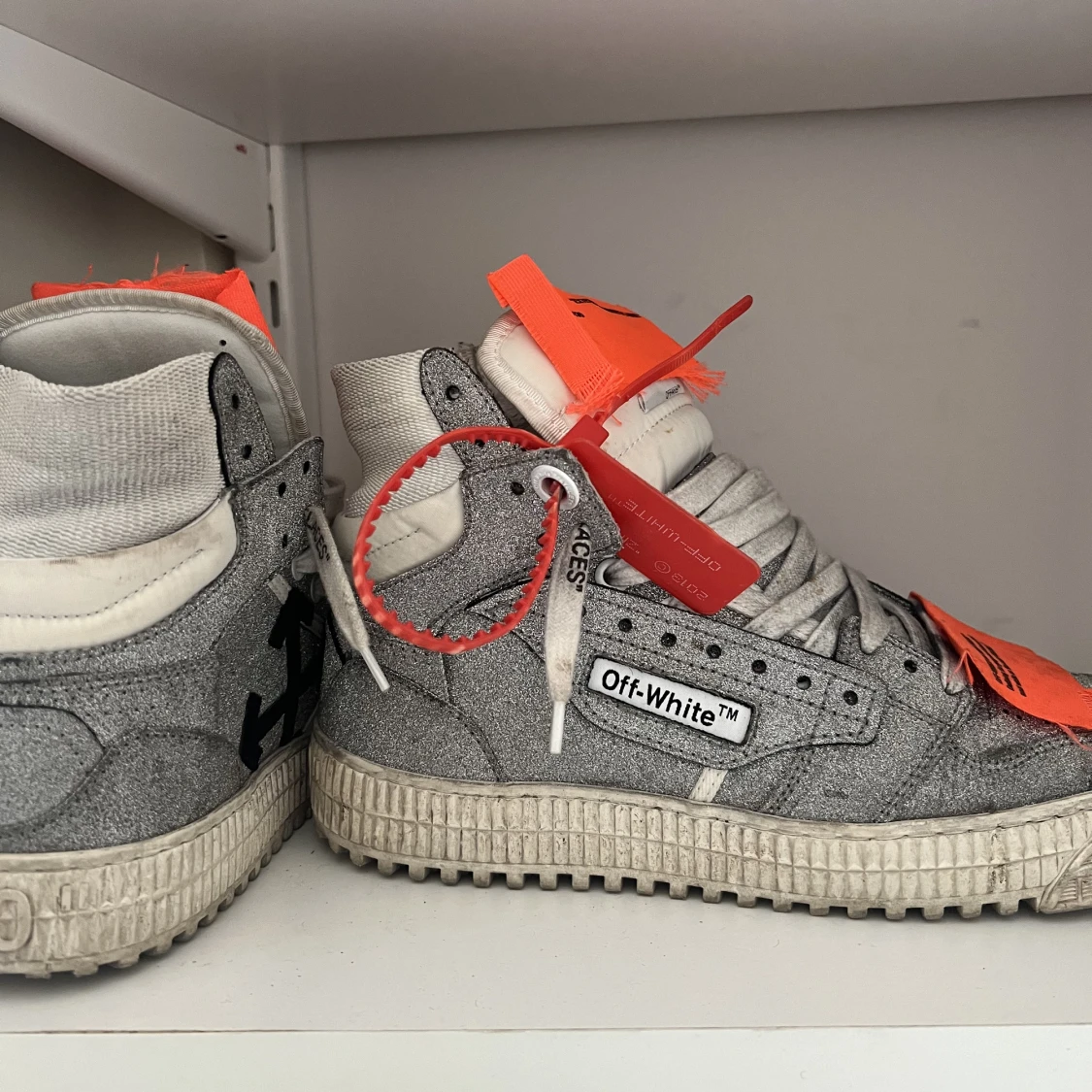 Off White Off Court Silver glitter sneakers