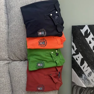 Lexington piké 1 för 200kr, 4a för 700kr - 4 par piké i olika färger, storlek S på allihopa, använda under en sommar och har legat i garderoben sen dess