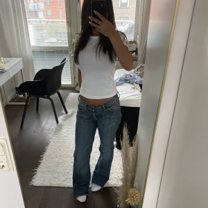 low waist jeans  - lite större jeans som är lågmidjade och boutcut💕💕storlek 40