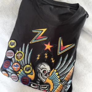 Zadig & Voltaire tshirt - Skitball tshirt från zadig & voltaire. Fint skick!😍 storlek xs/s