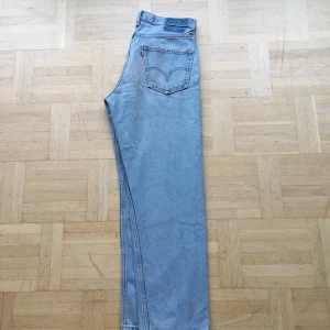 Levis jeans - Levis 550 relaxed fit  Storlek: 32/20