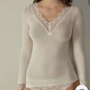 intimissimi tröja  - intressekoll på denna jättefina intimissimitröja, använd 1 gång, strl S