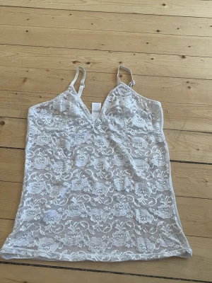 Spets linne  - Skön och fin