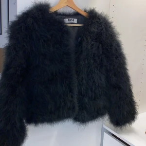 Päls jacka Dennis Maglic - Pälsjacka från Dennis Maglic. I fräsch och nyskick då jag knappast använt den.