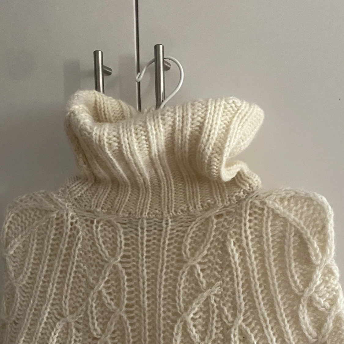 Stickad tröja med krage - 90