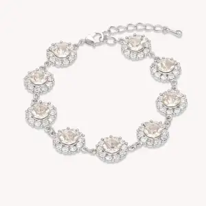 Lily and rose - sofia bracelet - silk, silver/rose. Använd fåtal gånger, bra skick, en liten diamant som saknas men inget som syns. Nypris 999 kr. 