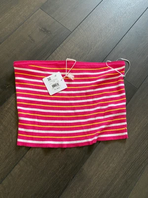 Topp - Jättefin topp som tyvärr inte kommit till användning av mig!