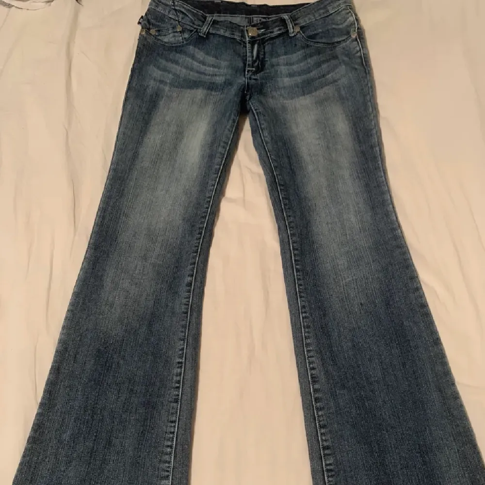 Innerbenslängd: 85 midjemått: 80❤️. Jeans & Byxor.