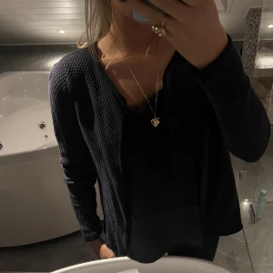 Kofta  - Super söt kofta!!🥰🥰 helt oanvänd♥️ Ganska liten i storleken