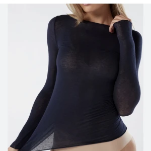 Intimissimi tröja - Säljer min intimissimi tröja som inte kommit till så mycket användning. Den är i storlek M men passar även S! Nypris är 449 men säljer för 350💕