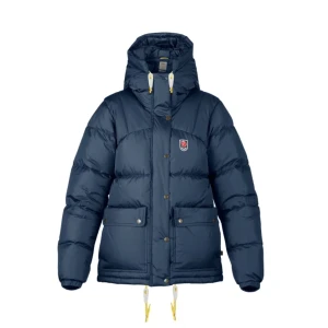 Fjällräven jacka - Intressekoll!!! Den äldre modellen, använt men fint skick. Skriv för fler bilder 