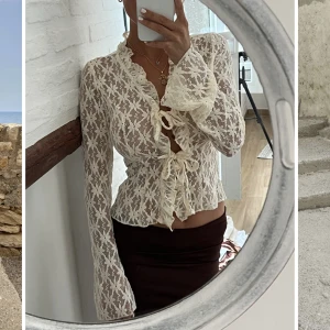 Venderbys lace top - Helt ny med lapp kvar. Blev tyvarr sneppet för liten til mig 💔skulle saga det är en XS och inte en XS/S som det står på hemsidan. kan tenke mig gå ner i pris vid snabb affär.