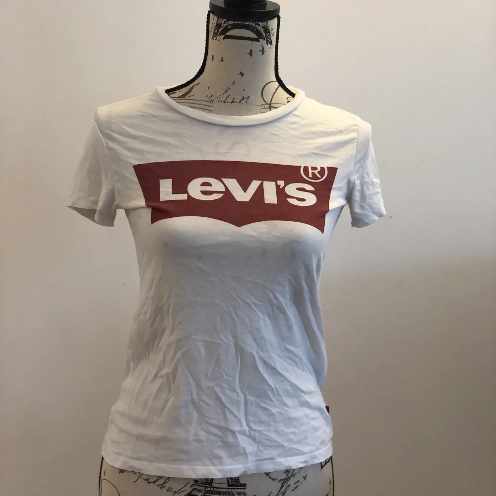 En vanlig Levi’s T-shirt. Pris kan diskuteras:). T-shirts.