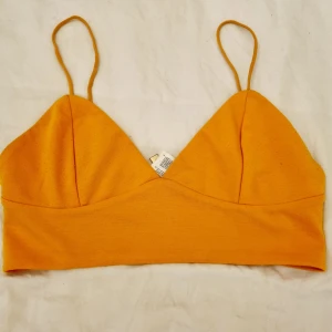 Top - Croptop med tillhörande kjol 