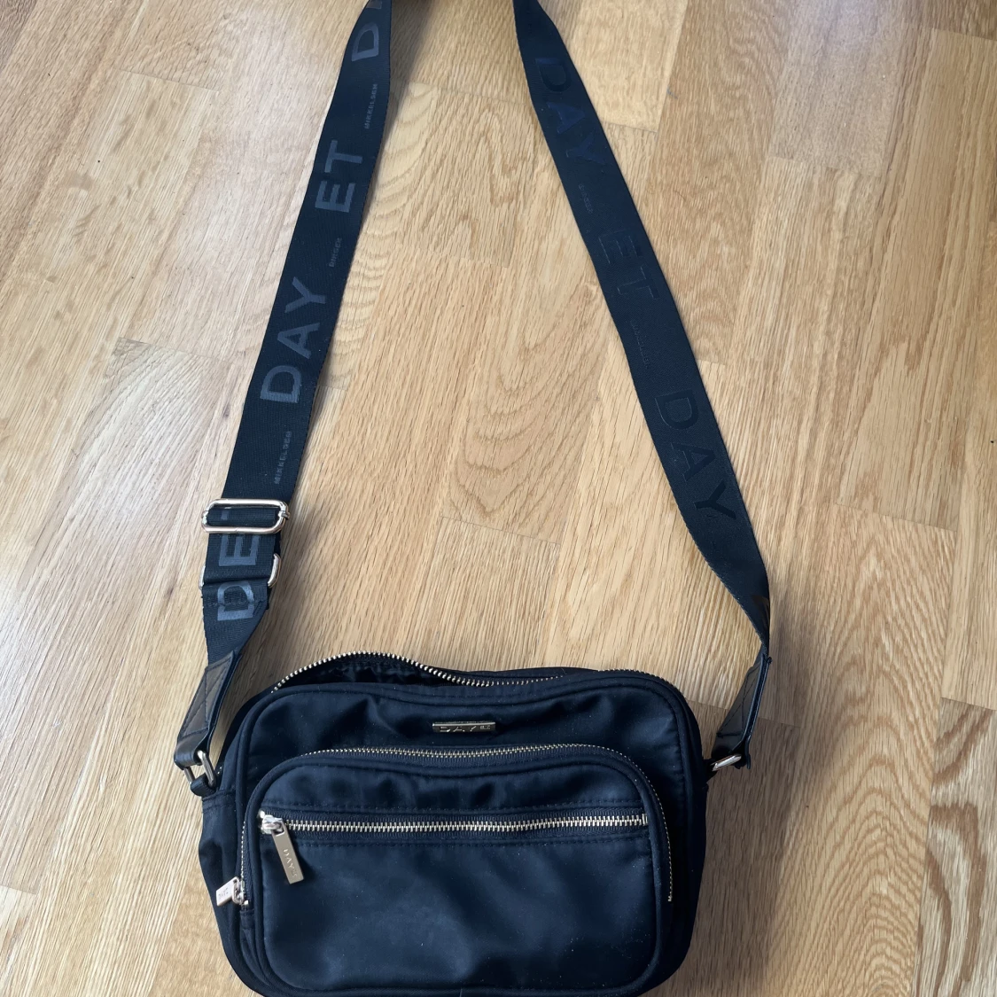 Axelremsväska  - 91