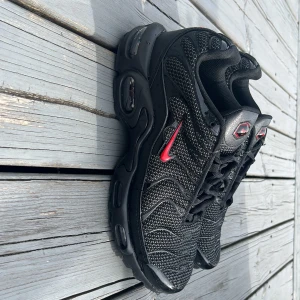 Nike air max tns - Jag säljer detta skor i storlek 43 Dem är i bra skick 