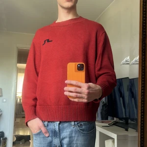 J.Lindberg stickad tröja - Skön stickad tröja! Knappt använd, storlek XL men är mer som en M/L (bra längd) 