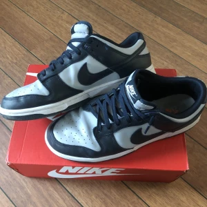 Nike Dunk  - Säljer dunksen då de inte kommer till användning, Medföljer kvitto box och crease skydd 