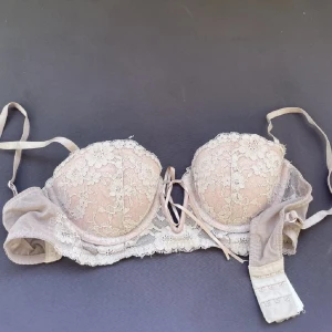 Bh - Bh i storlek 75B, knappt använd 🦋 hör av er vid minsta intresse eller funderingar🫶