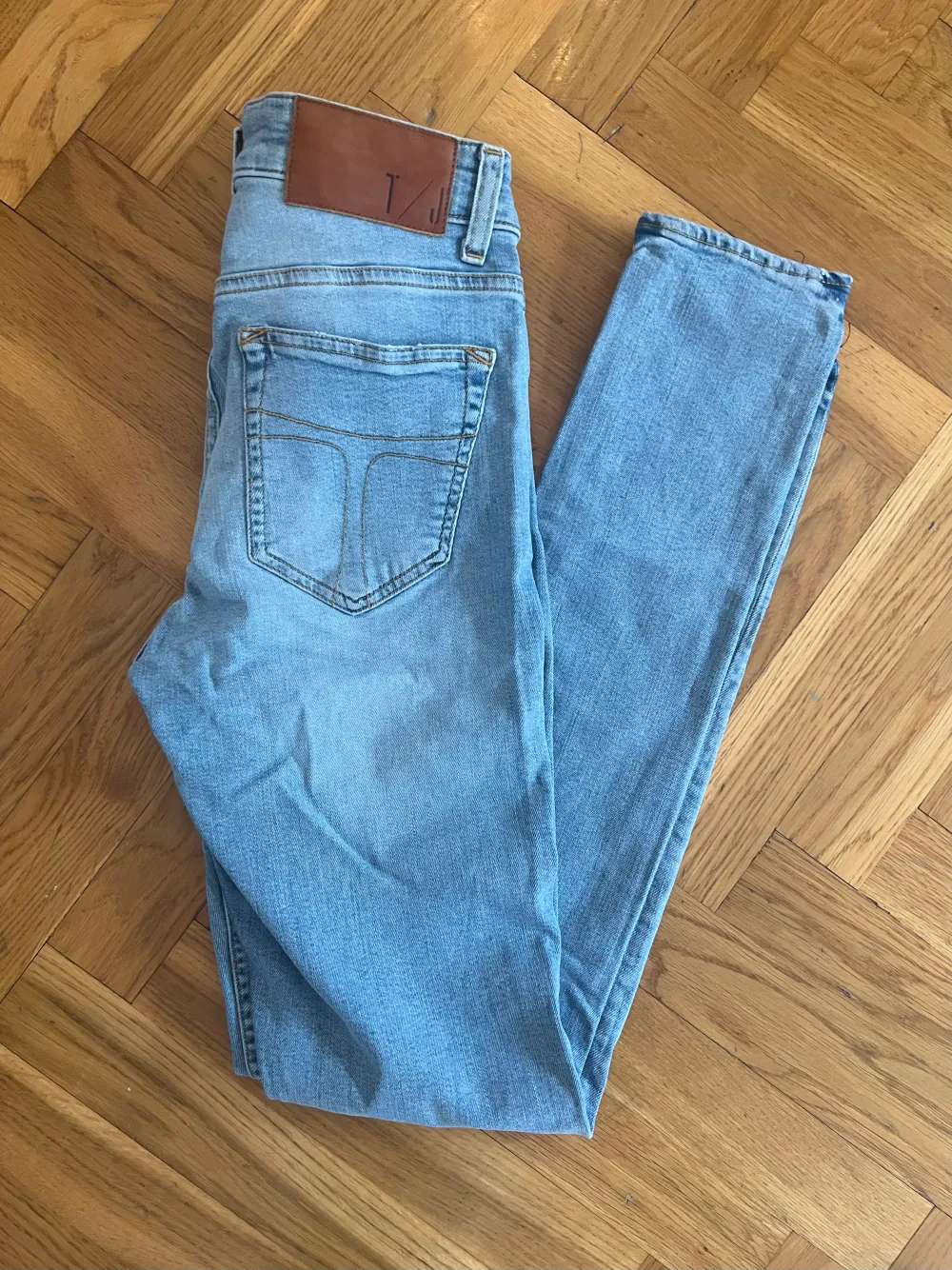 Supersnygga jeans från Tiger of Sweden STYLE: SLIGHT Strl: 28/30” Nypris ca 1200kr. Jeans & Byxor.