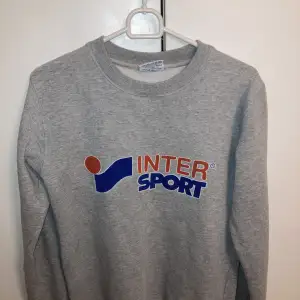 Grå inter sport sweatshirt 