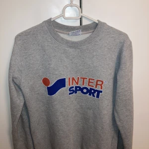 Inter sport sweatshirt  - Grå inter sport sweatshirt 