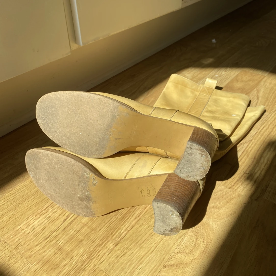 Gula/beigea boots - 91