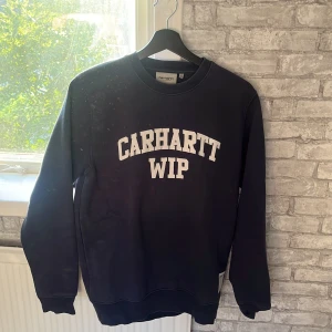 CARHARRT WIP CREWNECK - Bra skick Storlek S Pris är ej hugget i sten