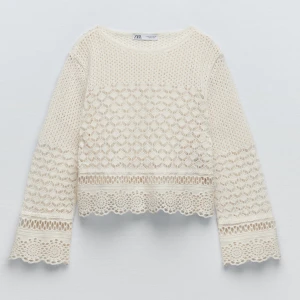 Zara tröja - Säljer denna fina stickade tröja från zara💗 nästan aldrig använd och slutsåld på hemsidan💕💕