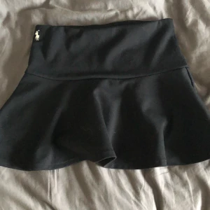 Ralph lauren kjol - Ralph lauren kjol, väldigt bra skick! Typ aldrig använda 