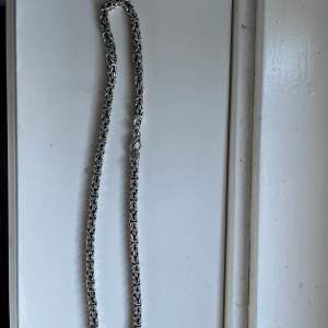 Silver halsband  925 stämpel finns. Kjesar länk ny pris 3000 mitt pris 1300