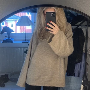 Beige fin stickad tröja 🤎🤎 - Fint skick, fler bilder kan skickas🤎