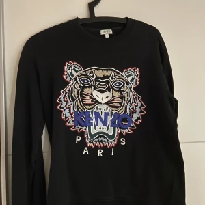 Äkta kenzo tröja - Säljer nu dena tröja som har bara legat i garderoben den är äkta såklart!