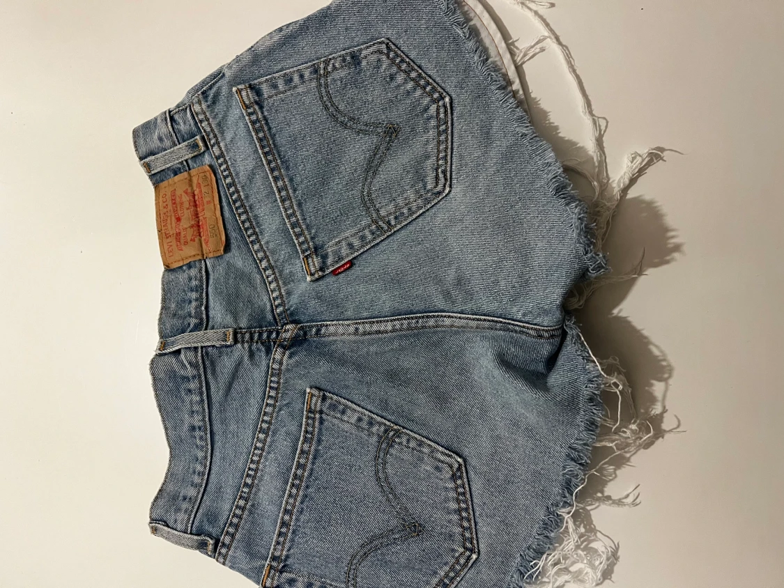 Levis shorts  - 90