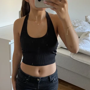 Svart linne - Svart oanvänt linne från hm🩷