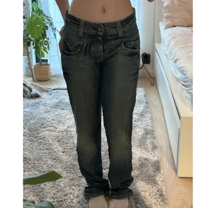 LÅGMIDJADE JEANS G-STAR - jättesnygga lågmidjade g-star jeans! Bra skick⭐️