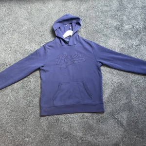 Ralph Lauren Hoodie - Säljer nu min hoodie som blivit aningen för liten för mig.