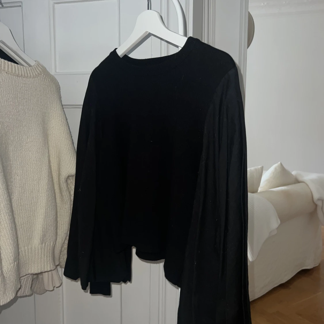 Ballongärmad svart tröja - 90