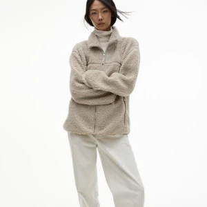 Teddy jacka - Säljer denna Teddy som är slutsåld på hemsidan, och använd  1 gång!