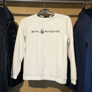 Sail racing tröja  - Säljer lillebrorsans tröja. 