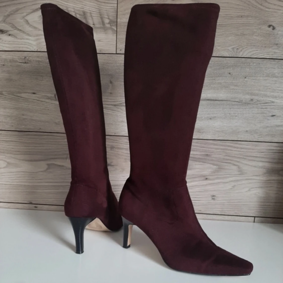Vinröda stövlar 