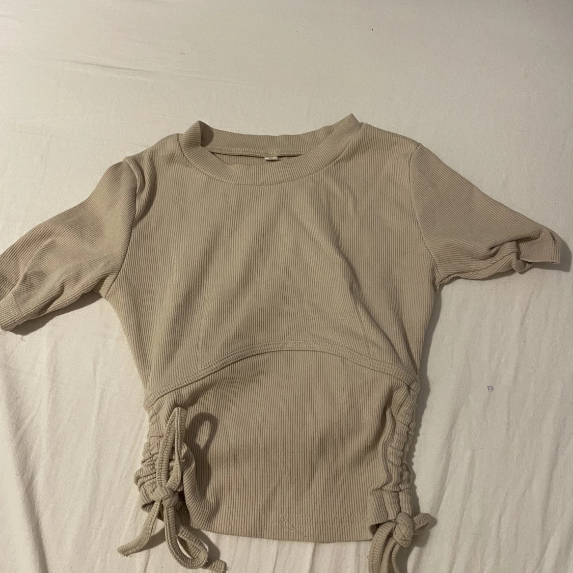 Beige T-shirt 