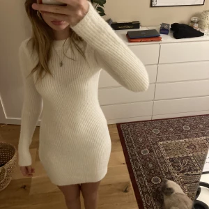 Stcickad klänning - Fin stickad klänning, knappt använd